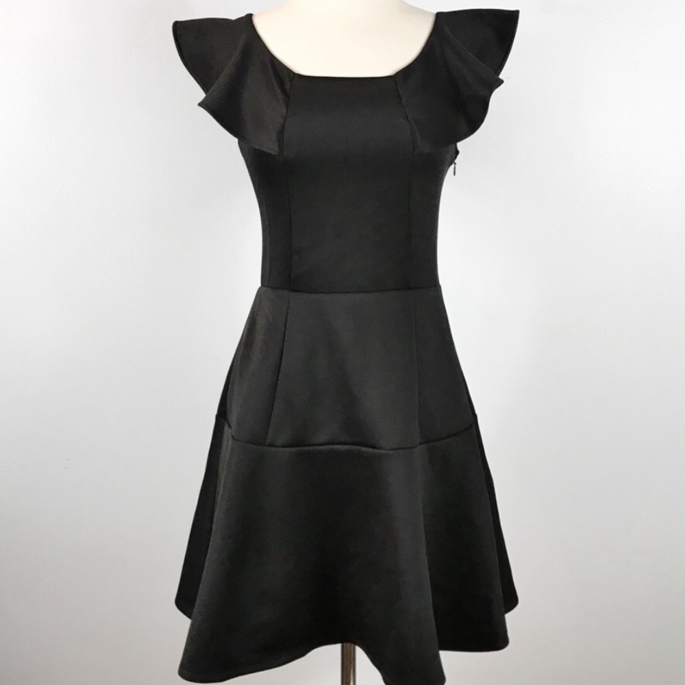 NWT Yumi Kim Off The Shoulder Scuba Dress